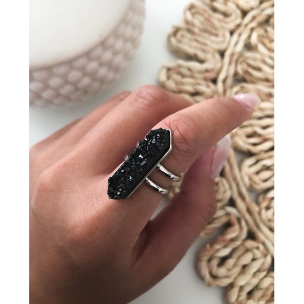 Kinsley Arrmelle SiIver Ion Plated Stainless Steel Black Magna Raven Quartz Sz 5